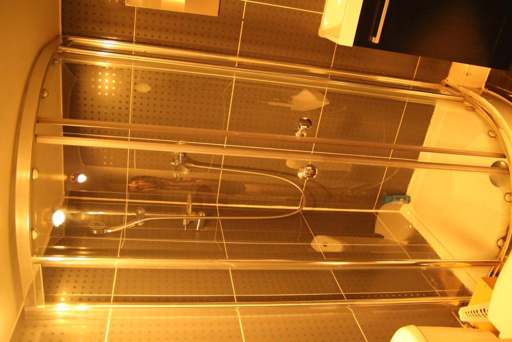 ロンドン オリンパス ホテル ニルヴァーナ 部屋 写真